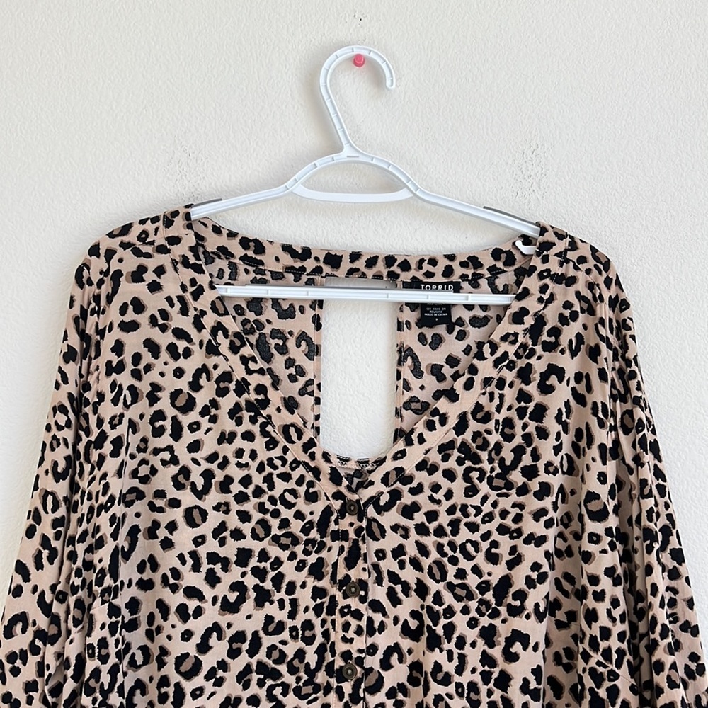 Torrid Leopard Print Button Up Tunic - image 2